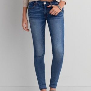 BRAND NEW American Eagle Skinny Jeans
